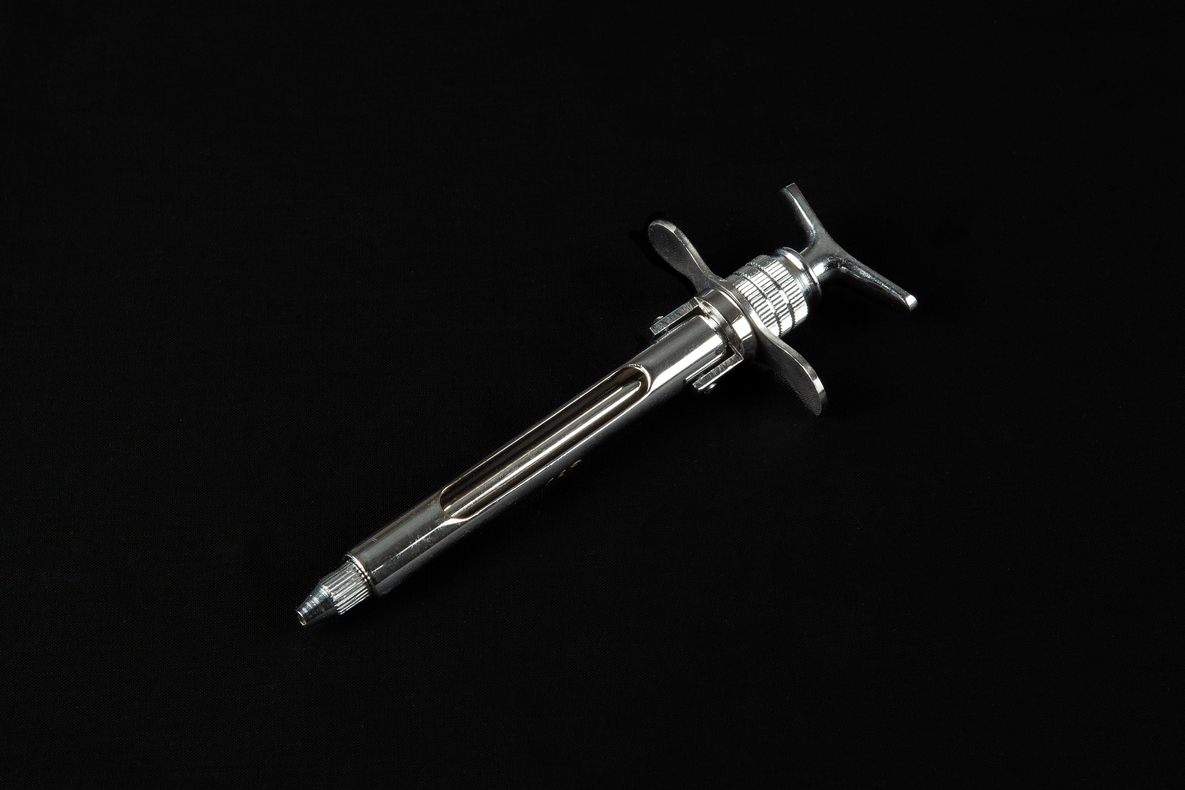 DENTAL SYRINGE