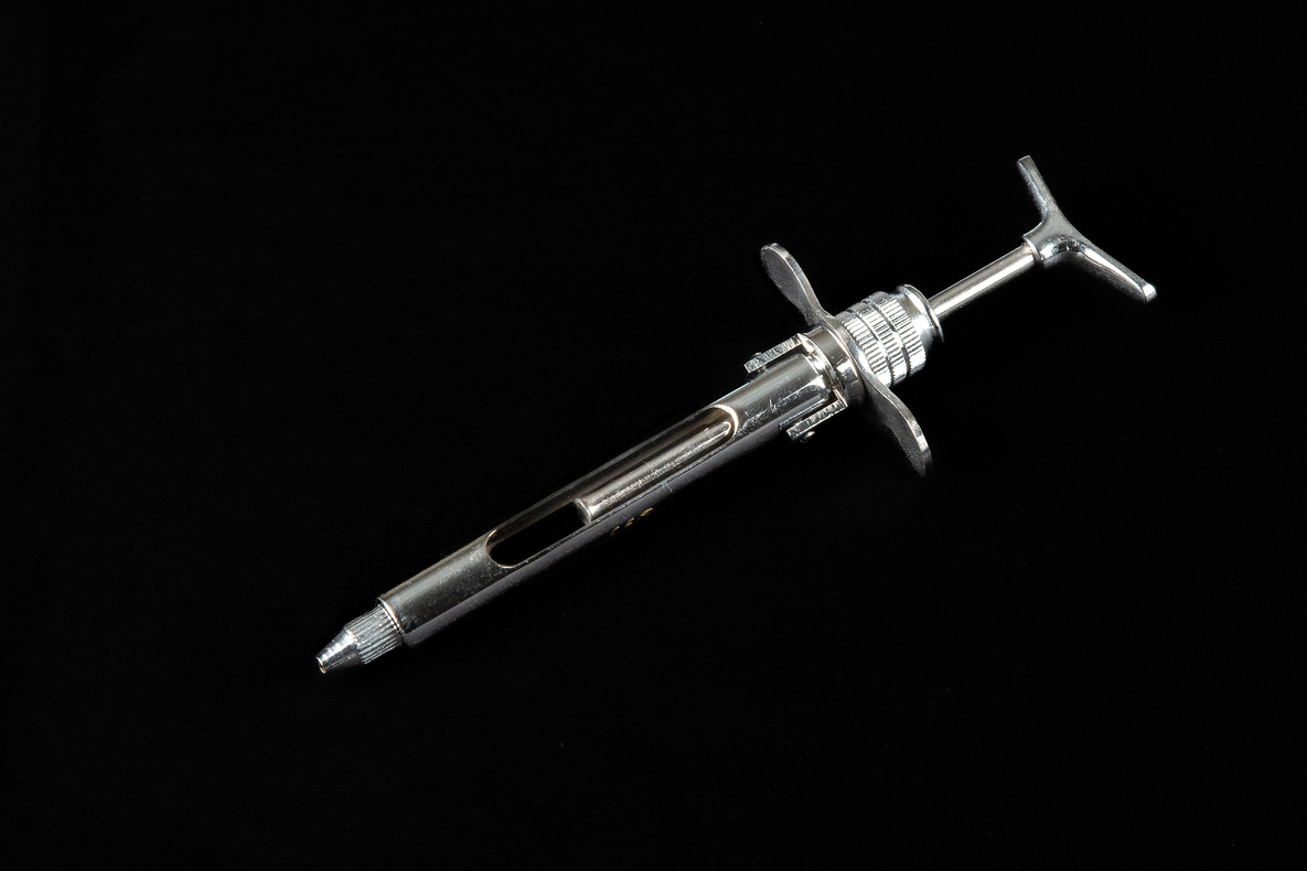 DENTAL SYRINGE